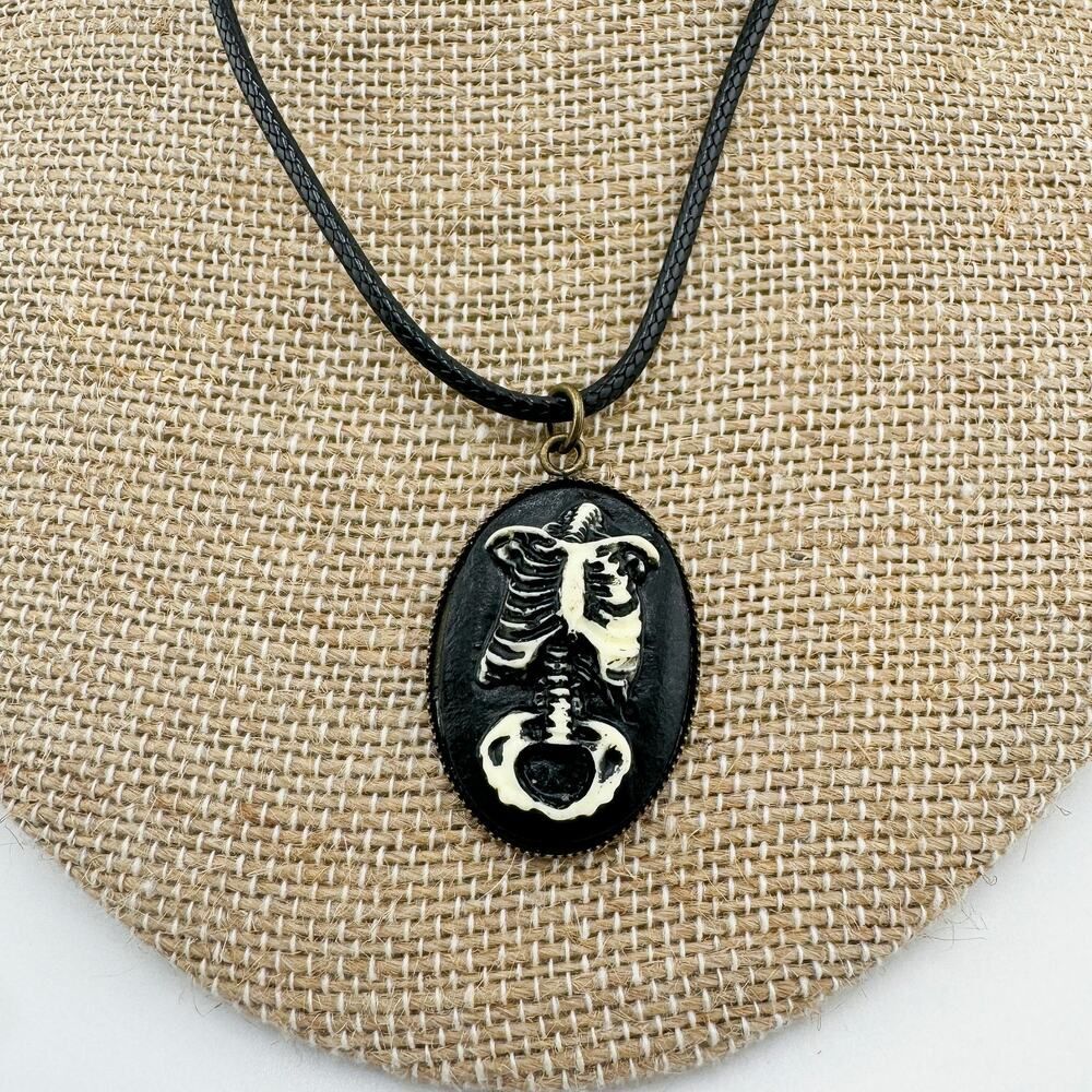 Vintage Skeleton Ribcage Cameo Necklace 90s Goth Emo Halloween Retro
